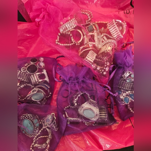 Assorted Jewelry - Picture 2 of 4